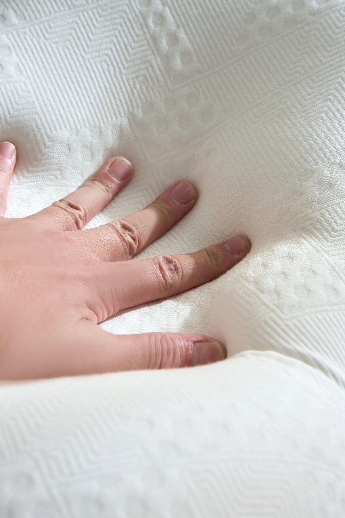Calmora NeckSupport Bio-Based Memory Foam Pillow